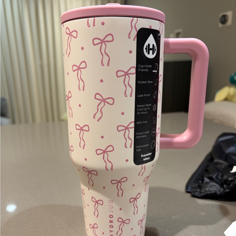 BNWT 40 oz Hydrojug Pretty Please Ribbons Bows Tumbler